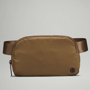 Lululemon Everywhere Belt Bag - Artifact NWT